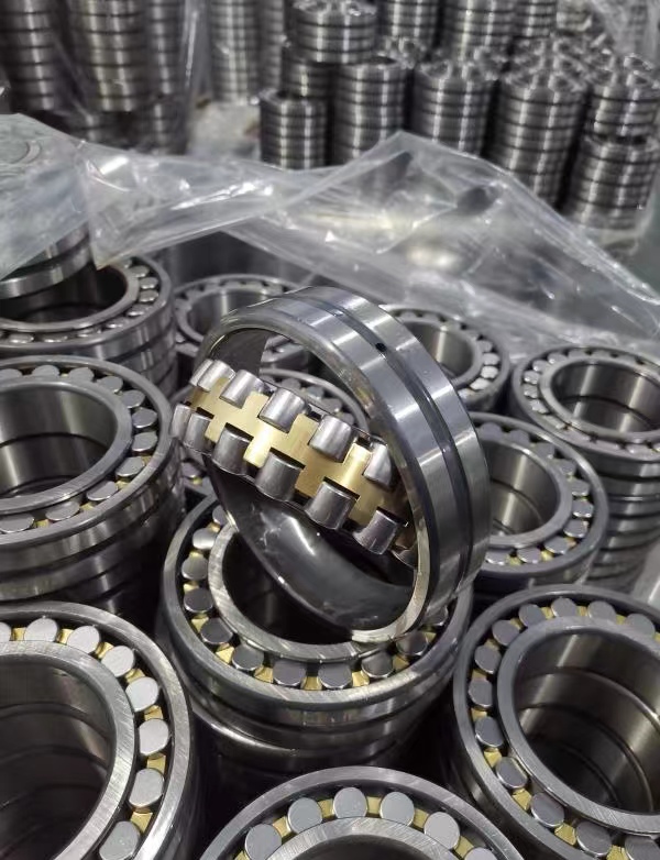 22300 series Spherical roller Bearing 22318 CC/W33 22318 CA/W33 22318E 22318 Roller Bearings 